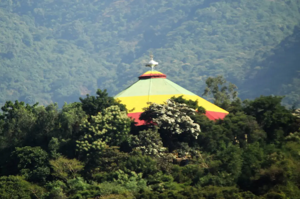 16-Day Northern & Southern Adventure